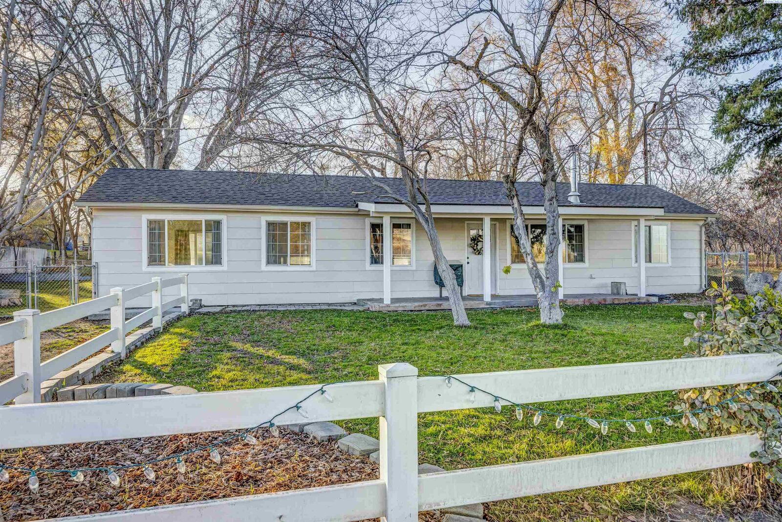 Property Photo:  59202 N River Road  WA 99320 