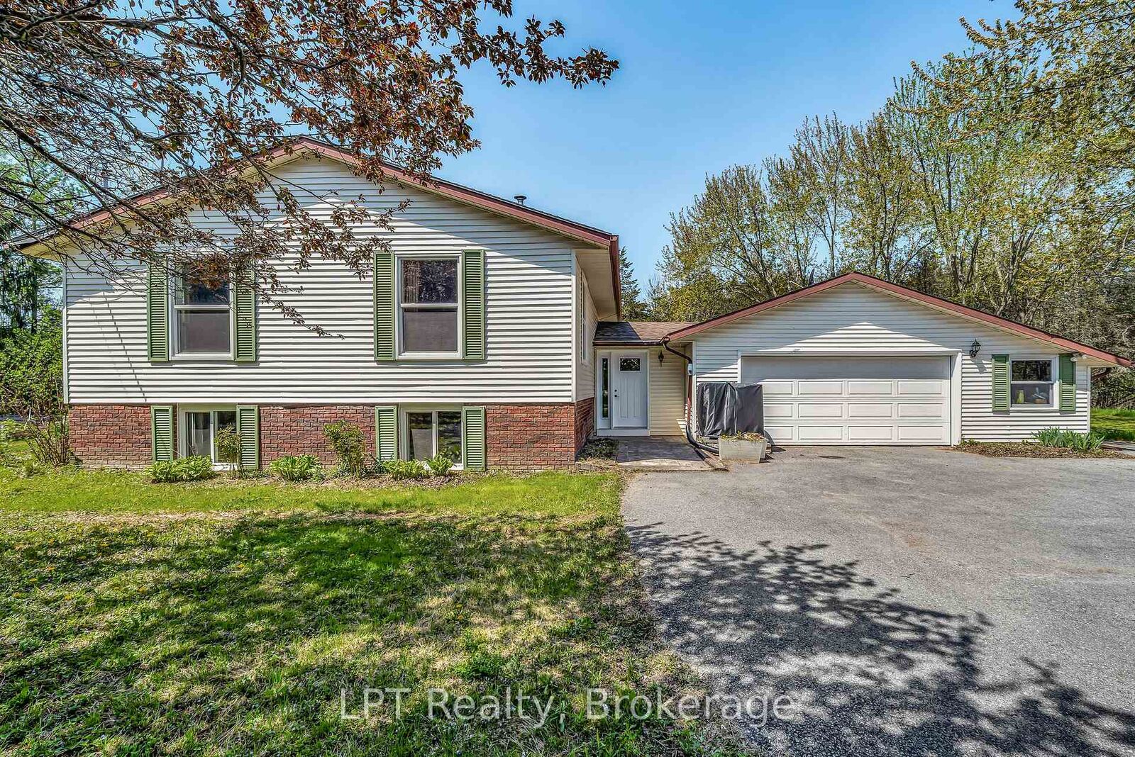 Property Photo: 1207 County Rd 9 Street ON K7R 3K8