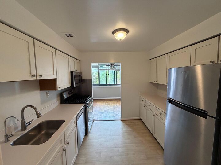 Property Photo:  4201 Cherry Hill Road 302  VA 22207 