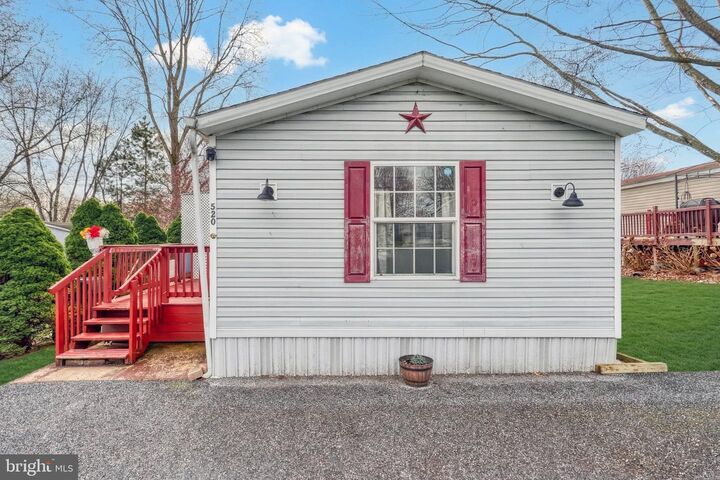 Property Photo:  520 Quail Court  PA 17050 