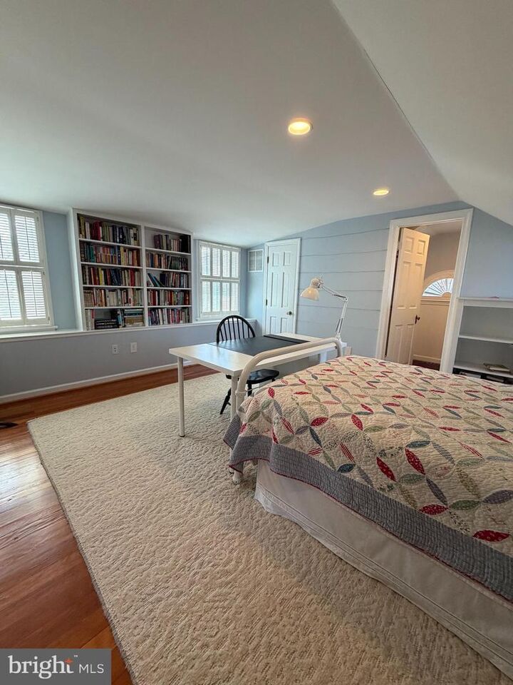 Property Photo:  12 Oak Street W  VA 22301 