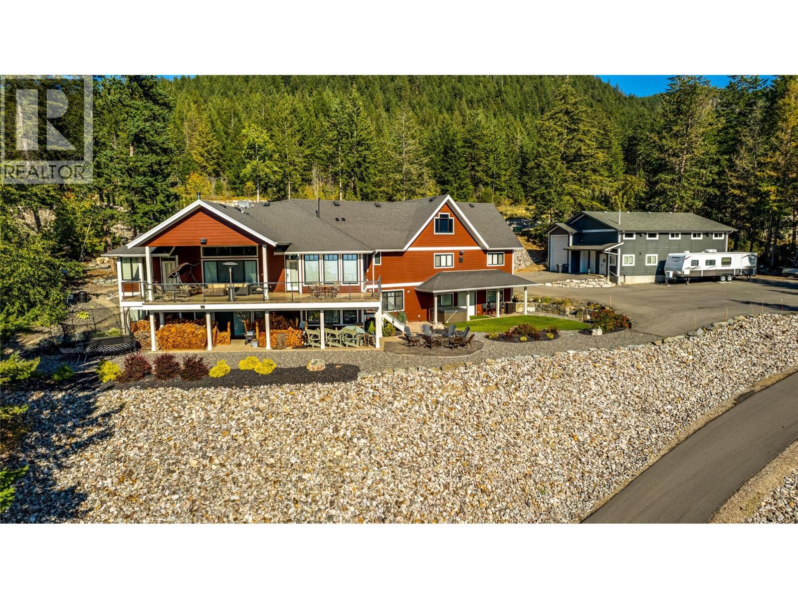 Photo de la propriété:  6054 Lynx Drive  BC V1B 3J5 