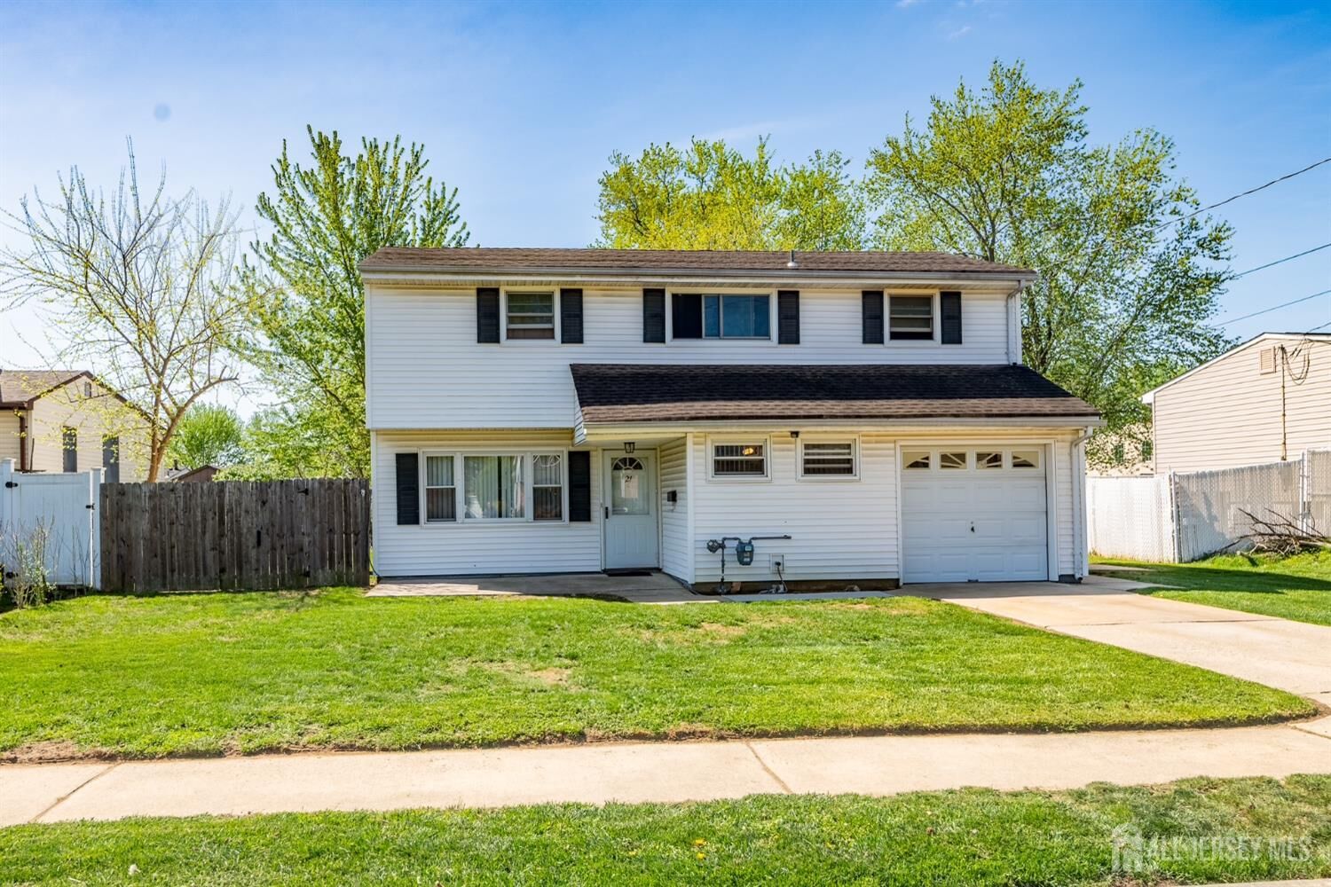 Property Photo:  21 Mabaline Road  NJ 08857 