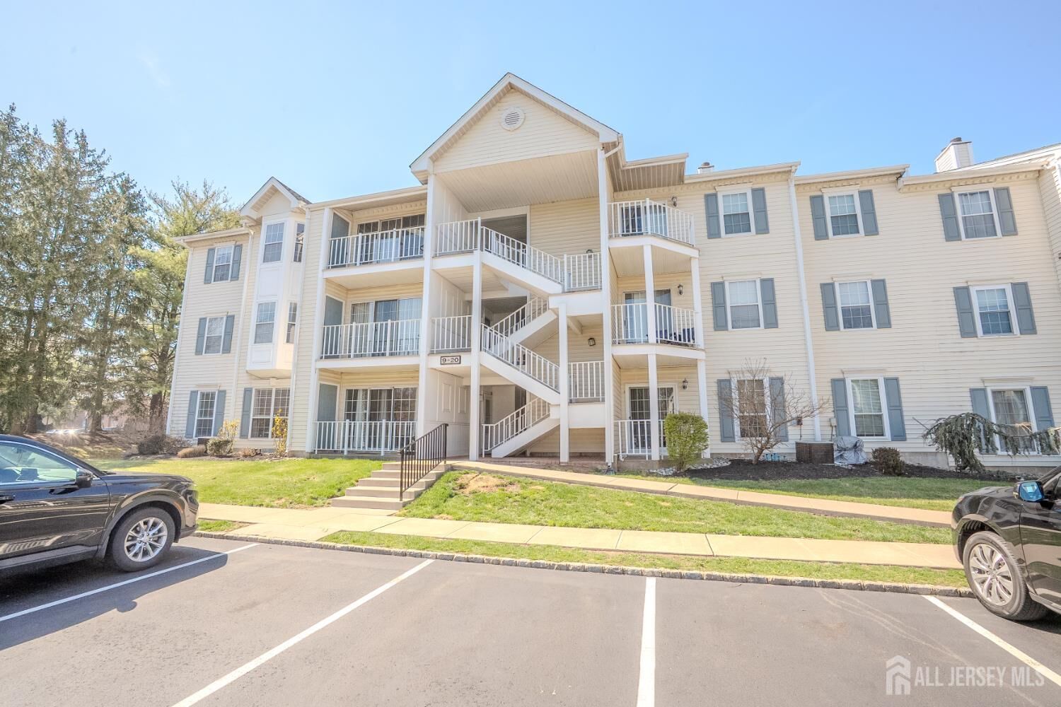 Property Photo:  17 Pembrook Avenue  NJ 08902 