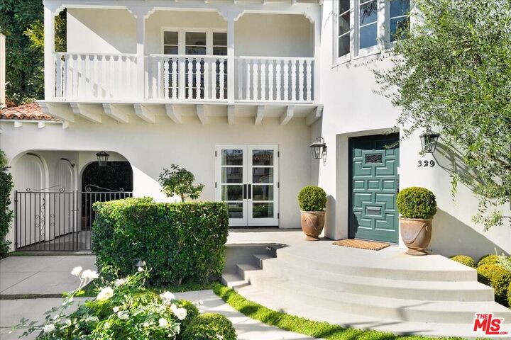 Property Photo:  329 S Roxbury Dr  CA 90212 