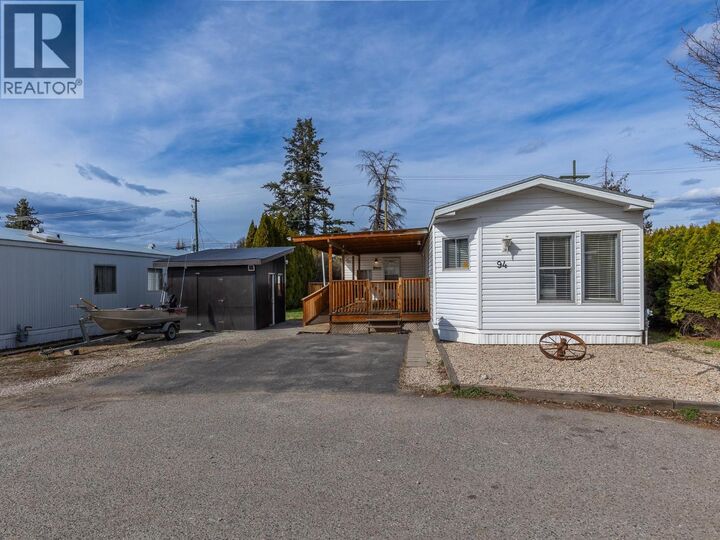 Property Photo: 715 Beaver Lake Road 94 BC V4V 1E6