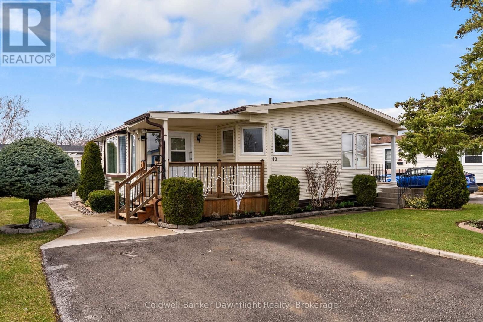 Property Photo:  43 Redford Drive  ON N0M 1S3 