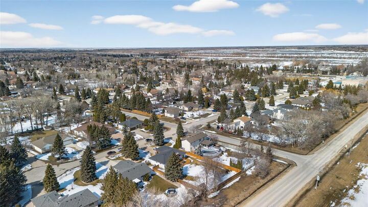 Property Photo:  3 Cromarty Place  MB R2E 0G6 