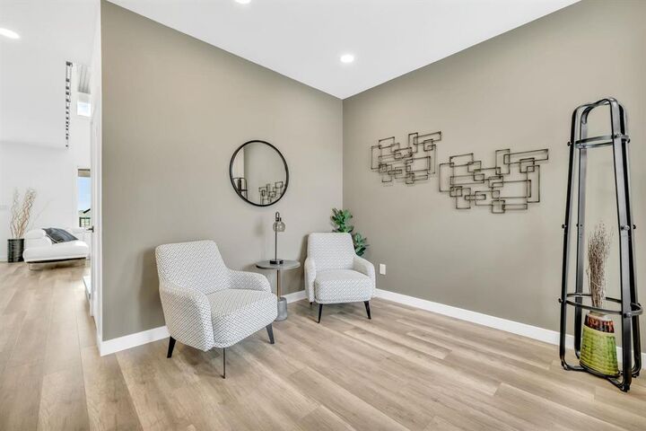 Property Photo: 70 Oshanski Place MB R4A 0E5