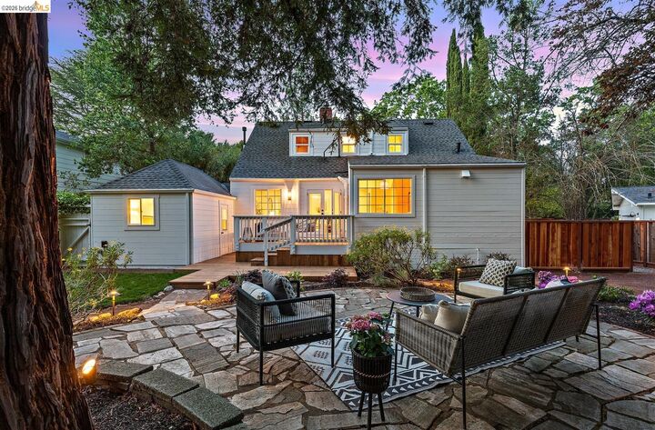 Property Photo:  7 Arbor Way  CA 94549 