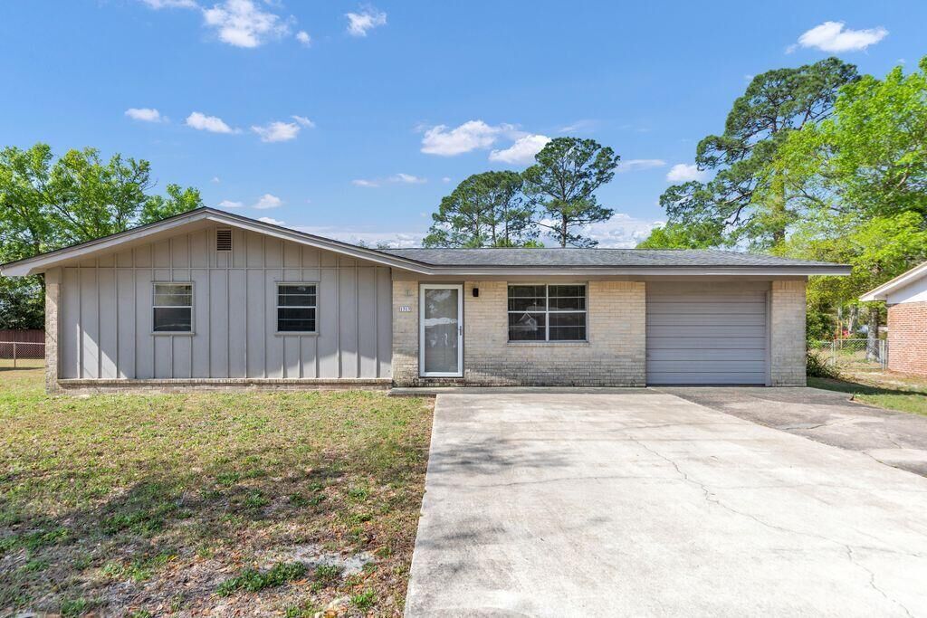 Property Photo:  1313 Finck Road  FL 32578 