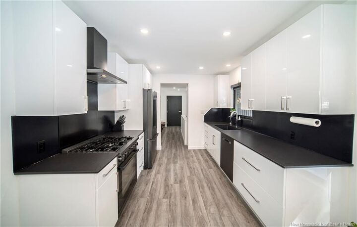 Property Photo: 34 Simcoe Court NB E3B 2W9