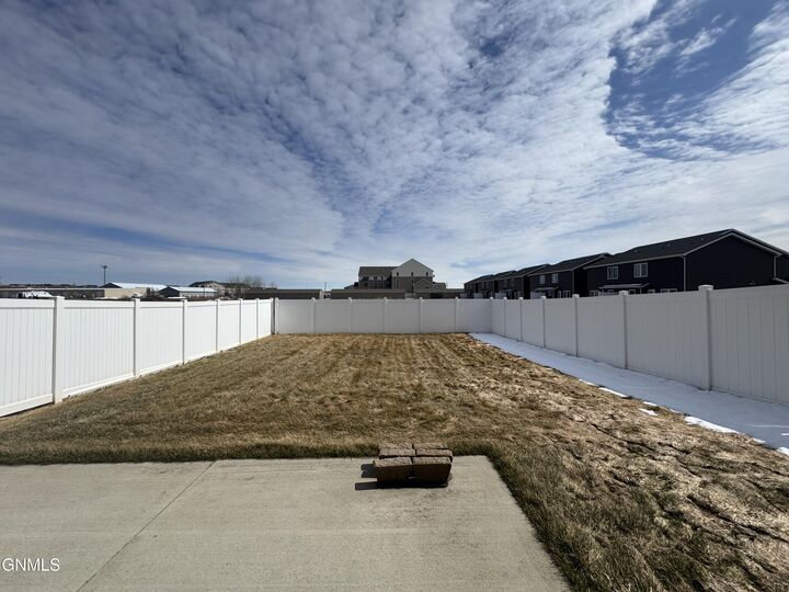 Property Photo:  3834 Gale Circle SE  ND 58554 