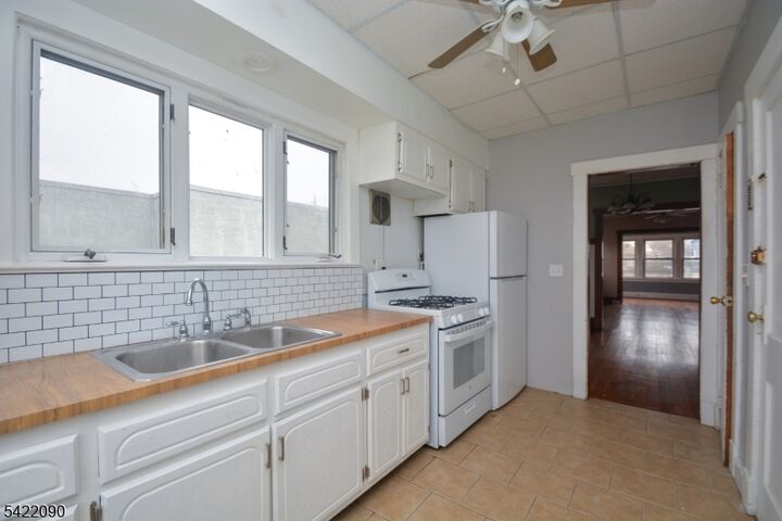 Property Photo:  308 Hoboken Rd 2  NJ 07073 
