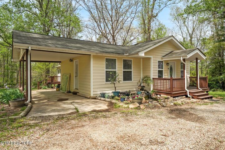 Property Photo:  745 Hinkle Rd  TN 37865 