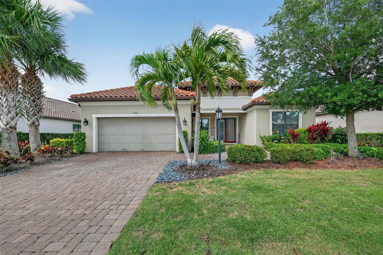 Property Photo: 5010 Tivoli Run FL 34211