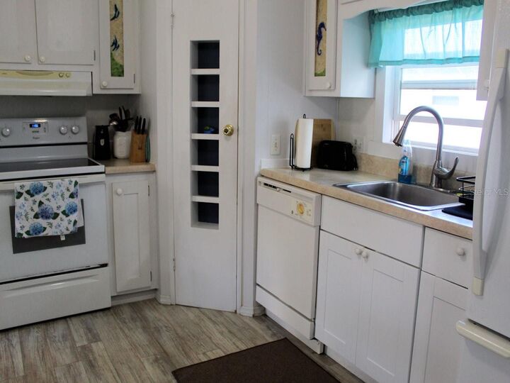 Property Photo:  47 Thatch Palm Street W  FL 33770 