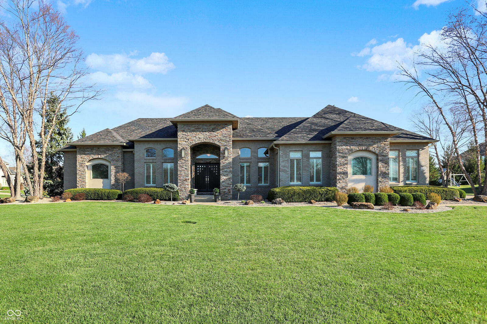 Property Photo:  4874 Krestridge Court W  IN 46106 