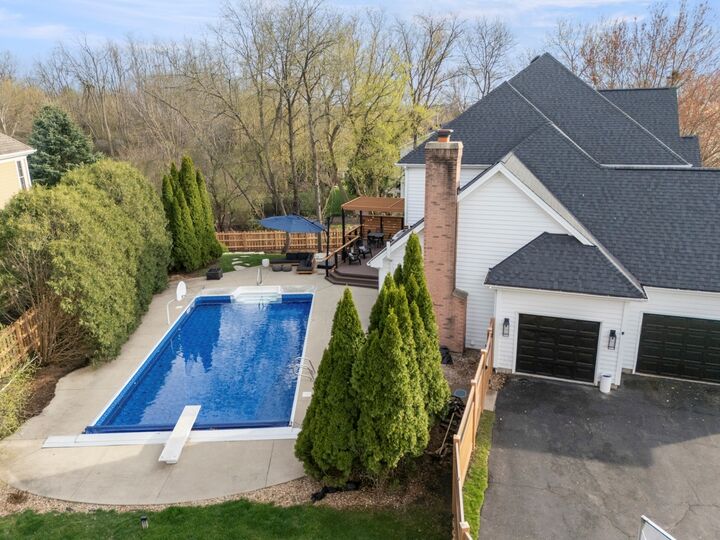 Property Photo:  3 Milton Court  IL 60013 