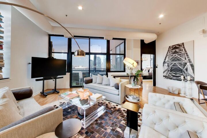 Property Photo:  547 S Clark Street 1403  IL 60605 