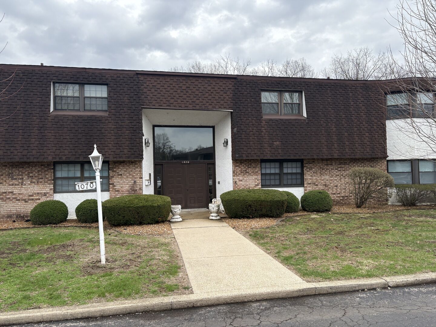 Property Photo:  1070 S Nelson Avenue 2  IL 60901 