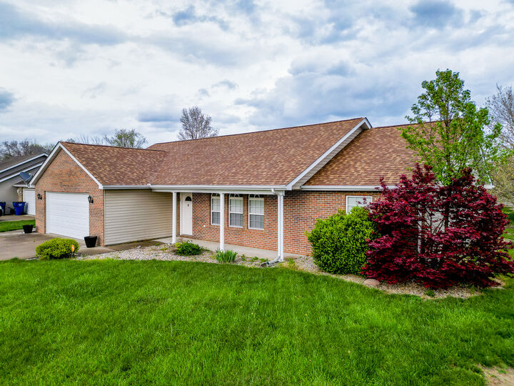 Property Photo:  1401 Posey Street  IL 62959 