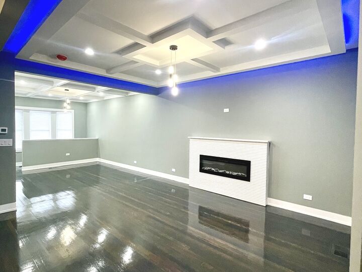 Property Photo:  7042 S Eberhart Avenue  IL 60637 