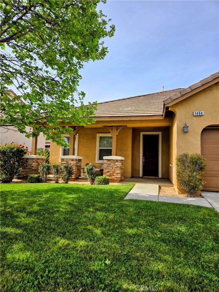 Property Photo:  1464 Petunia Court  CA 92223 
