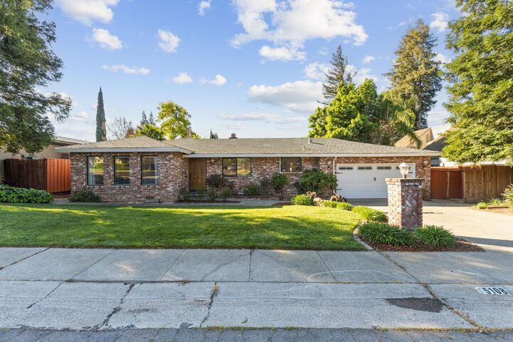 Property Photo: 5108 Laurelview Avenue CA 95608