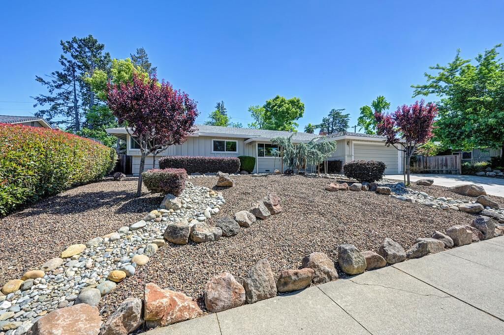 Property Photo: 5824 Hesper Way CA 95608