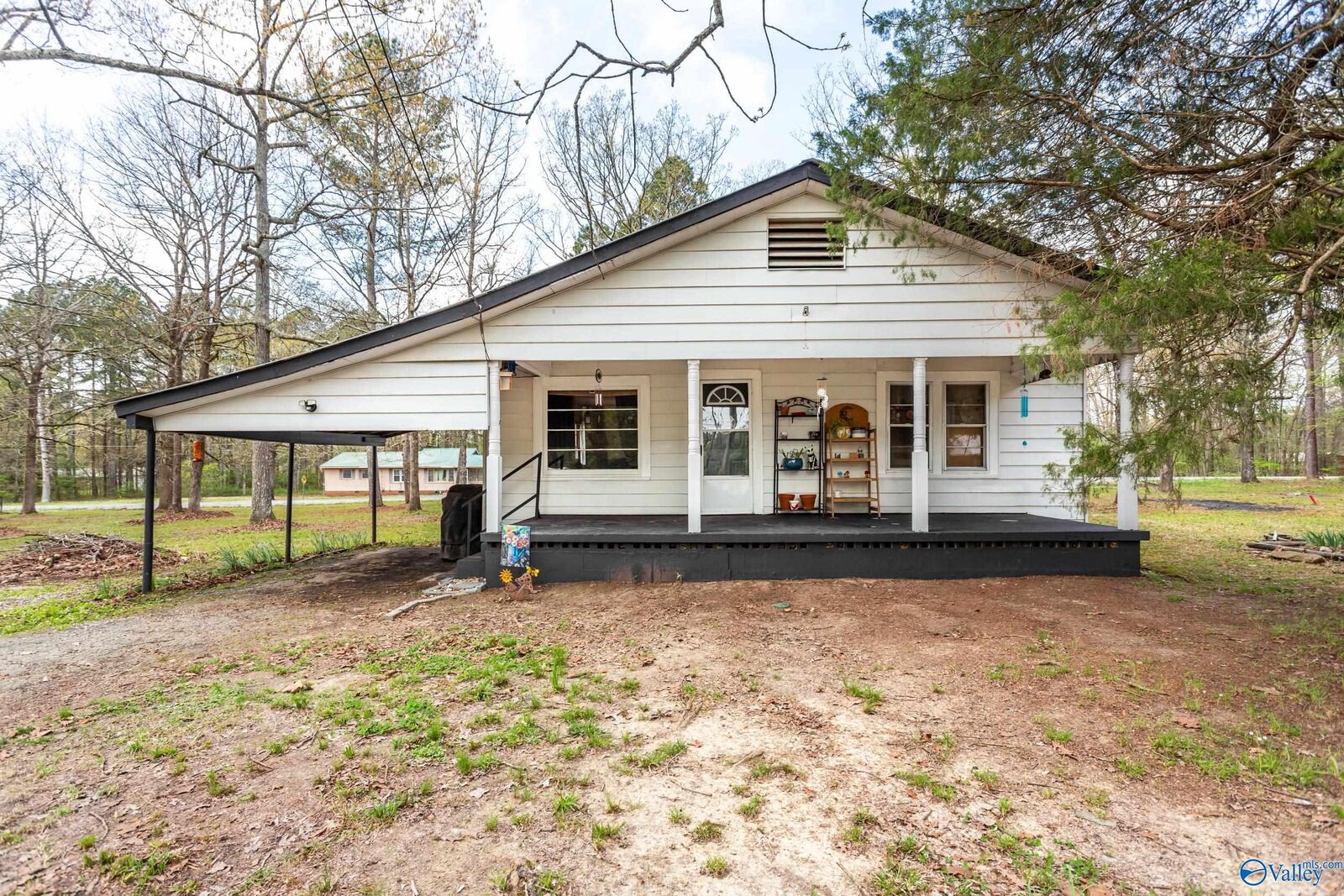 Property Photo:  809 Woodbine Lane  AL 35901 