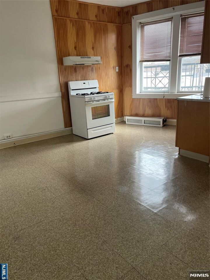 Property Photo:  430 Lexington Avenue 9  NJ 07011 
