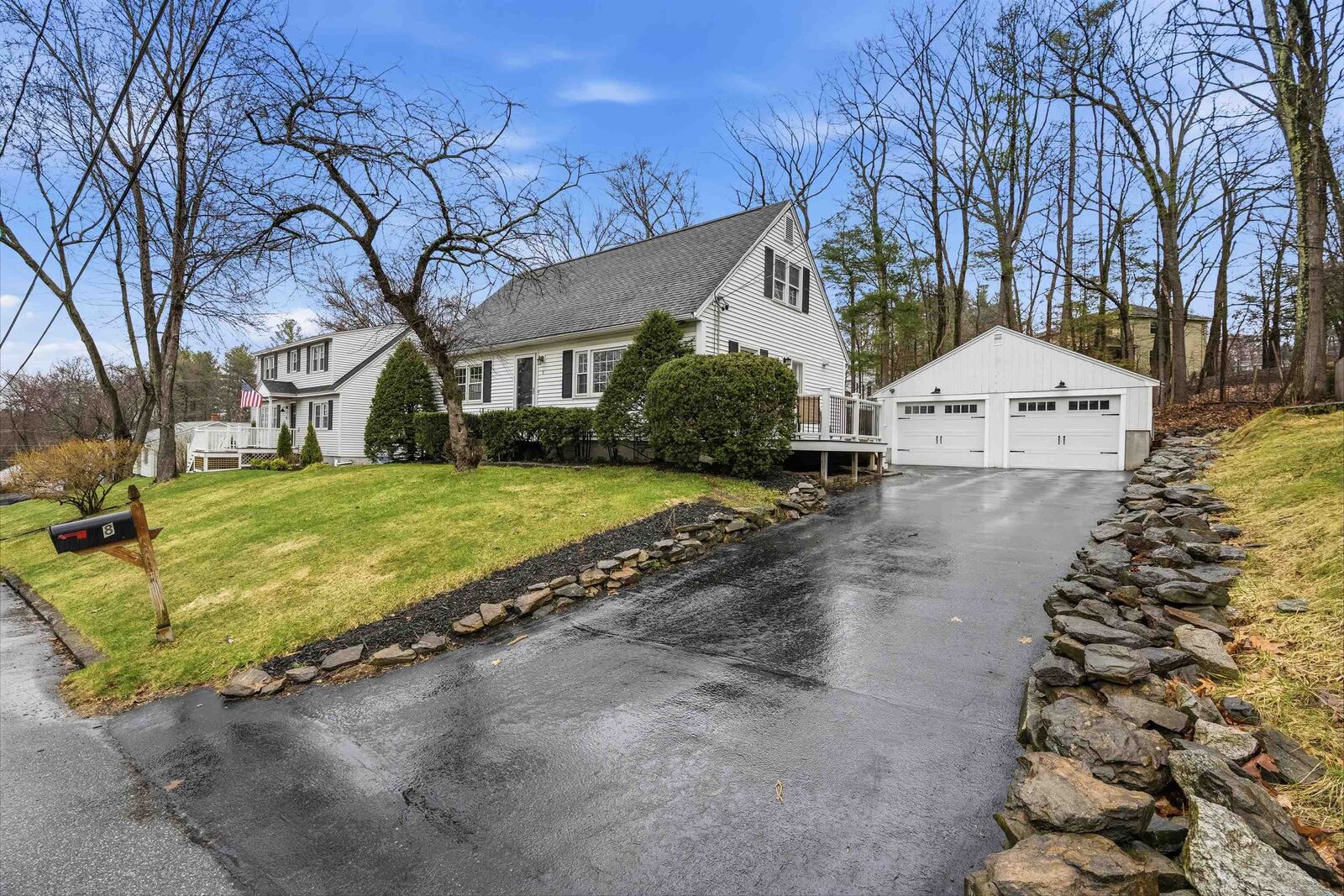 Property Photo: 8 Oakdale Avenue NH 03062