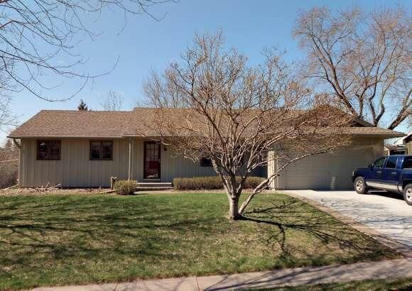 Property Photo:  946 Redwood Drive  MN 55124 