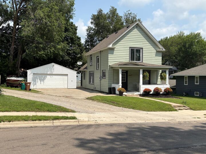 Property Photo: 519 Johnson Street MN 56007