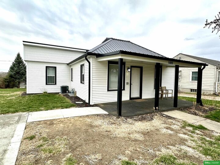 Property Photo: 1005 12th Street NE 68791