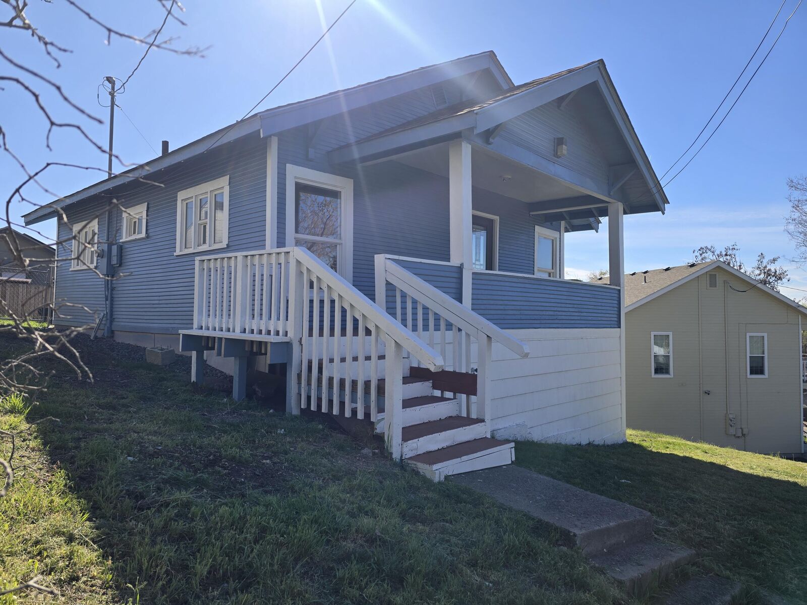 Property Photo: 1210 Lincoln Street OR 97601