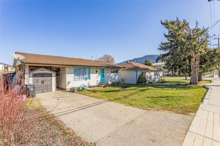 Photo de la propriété:  3144 Woodsdale Road  BC V4V 1X8 
