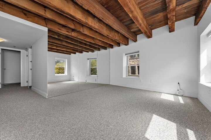Property Photo: 120 Commercial St 4-1 MA 02109