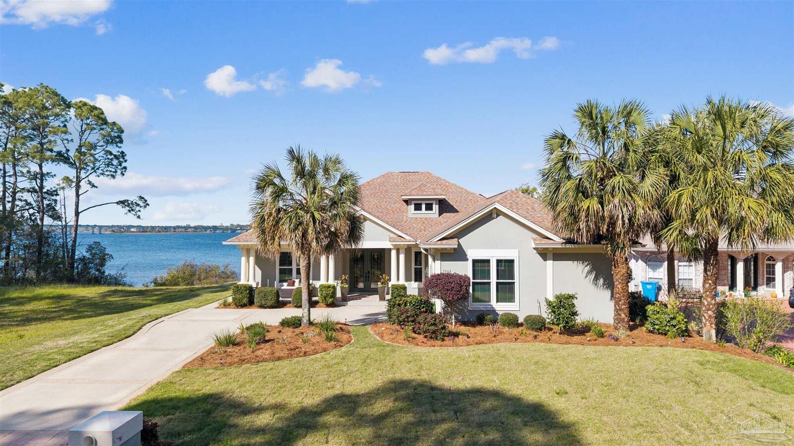 Property Photo: 7502 Old Bay Pointe Rd FL 32583