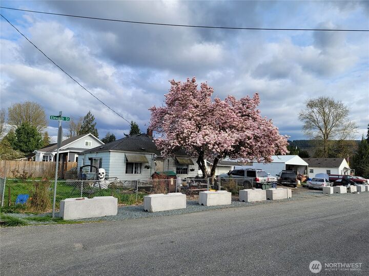 Property Photo: 901 11th Street WA 98284