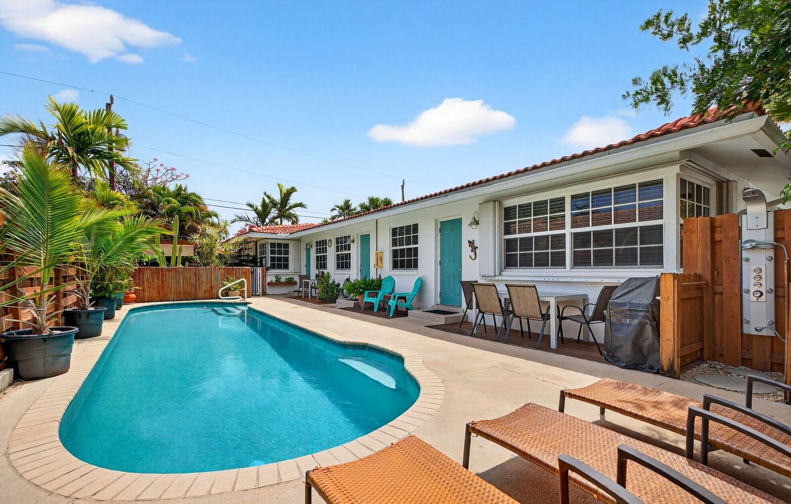 Property Photo: 4532 Poinciana Street FL 33308