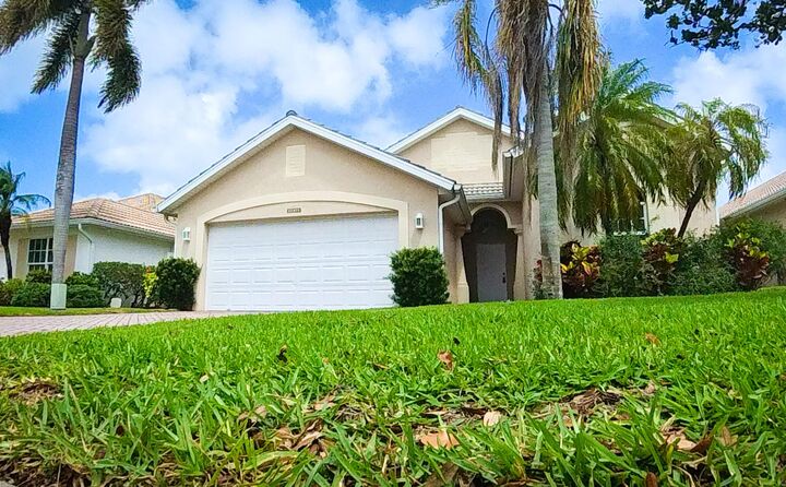 Property Photo: 12415 SE Plandome Drive FL 33455