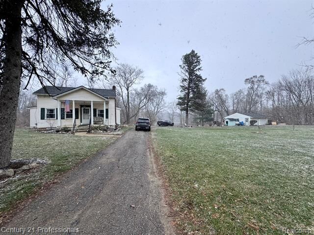 Property Photo:  2021 W Rose Cdnter Rose Center Road  MI 48442 