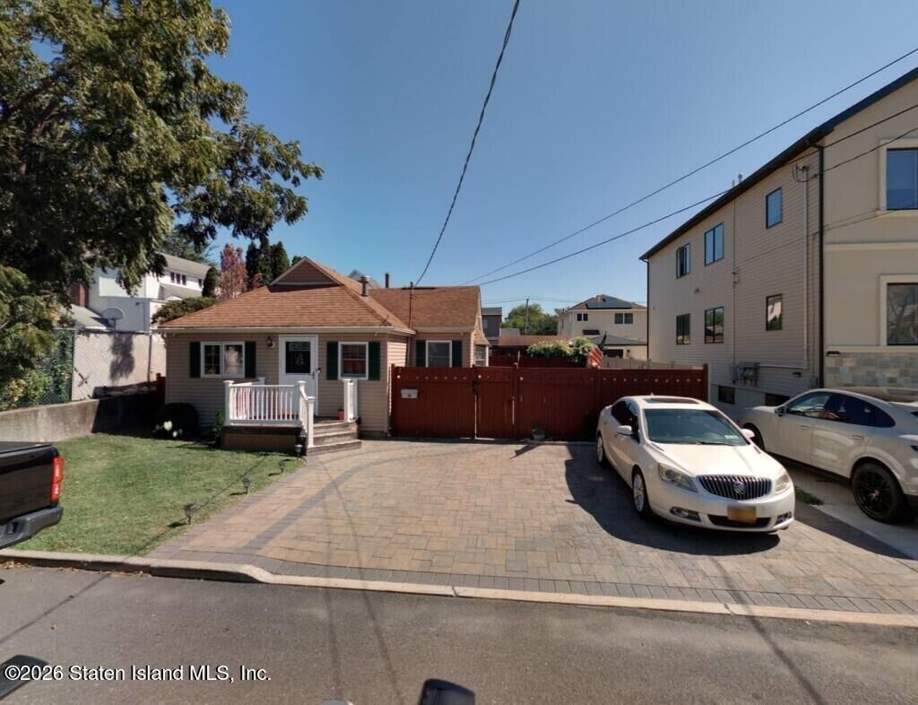 Property Photo:  35 Prall Avenue  NY 10312 