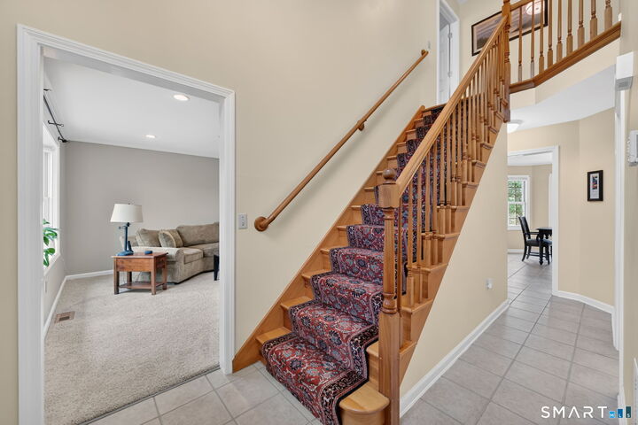 Property Photo: 5 Barbaras Way CT 06029