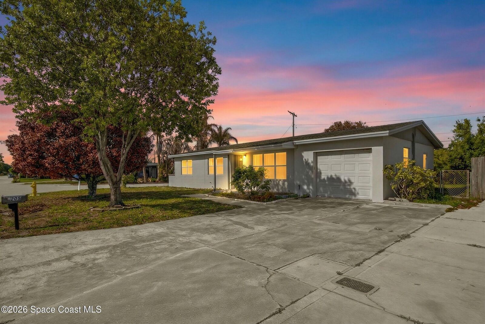 Property Photo:  205 Melaleuca Drive  FL 32937 