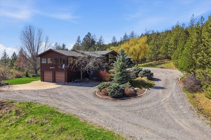 Property Photo: 8206 W Bernhill Rd WA 99208