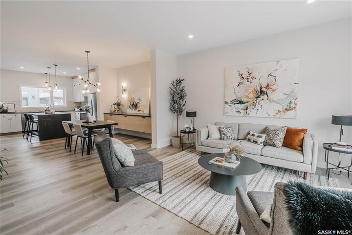 Property Photo:  803 2nd Street E  SK S7H 1P8 