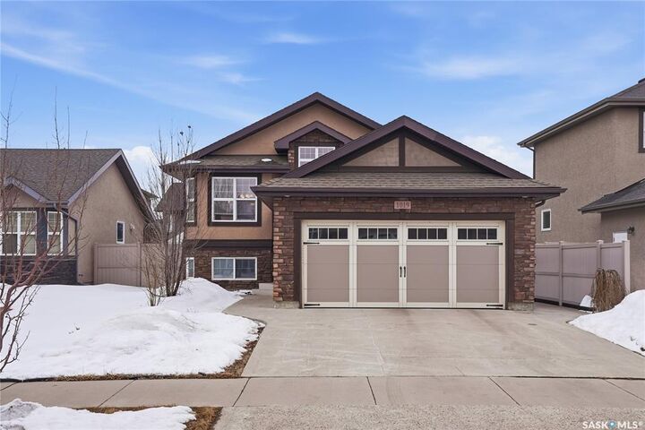 Property Photo: 1019 Hunter Road SK S7T 0E6